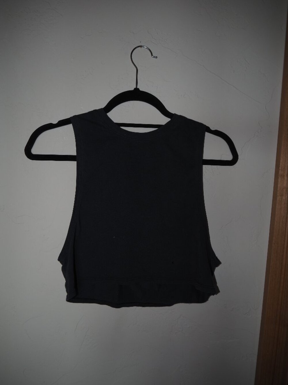 Lululemon Black Cropped Muscle Tank Top Size Small